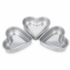 Mini Indented Heart Cake Tins – Set of 3 – 8 cm